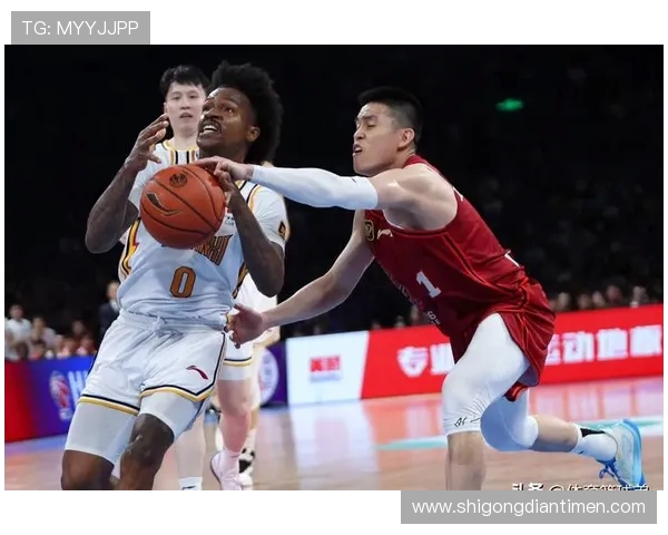 北京足球队耐力变革引发热议球迷期待新赛季的精彩表现与突破 北京足球队耐力变革引发热议球迷期待新赛季的精彩表现与突破