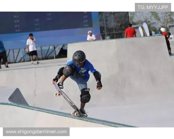 杭州滑板队在极限运动联赛中以83分稳居积分榜首位