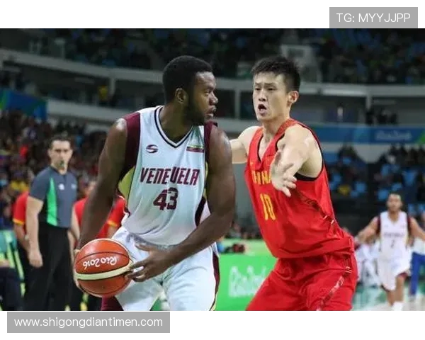 深圳篮球队在世界杯预选赛积分榜中以66分稳居第一名展现强劲实力