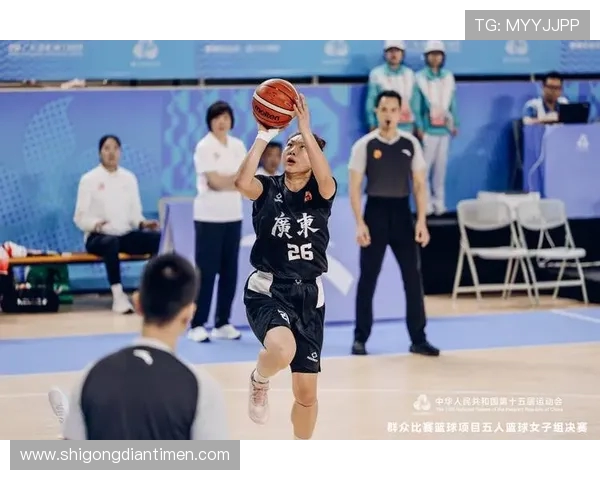 2013年CBA精彩对决回顾广东队与北京队巅峰对抗录像分析