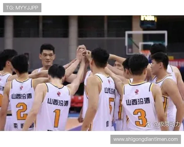 上海队与四川队在CBA赛场的激烈对决引发球迷热议与期待 上海队与四川队在CBA赛场的激烈对决引发球迷热议与期待