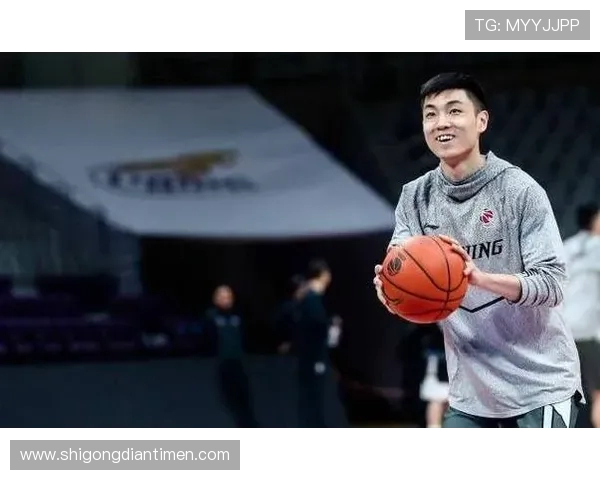 高诗岩：从篮球新星到职业生涯的璀璨之路探索与成长的背后故事