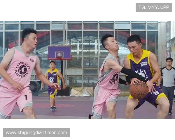 南京篮球队的团队协作之道：从默契配合到战术执行的深度解析